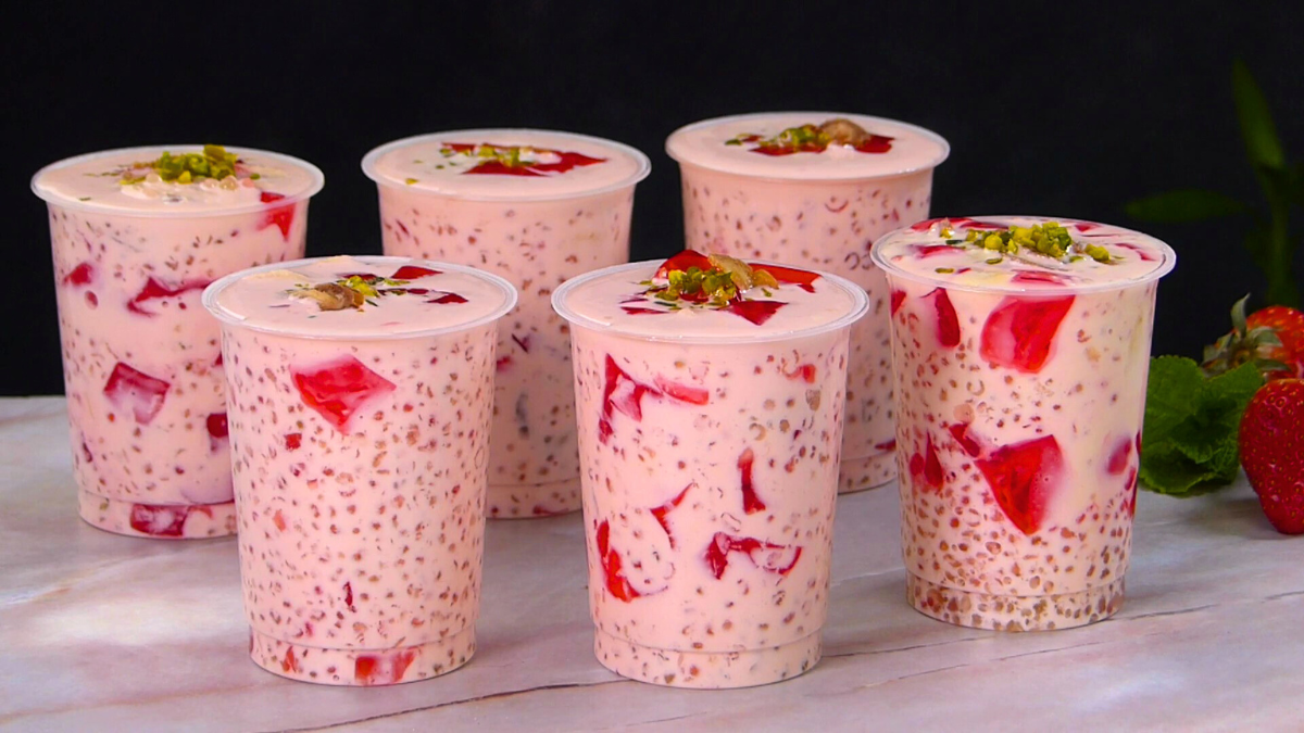 abudana Falooda – a sweet and refreshing twist on Dhakaiya Falooda with sabudana pearls, rose syrup, and ice cream