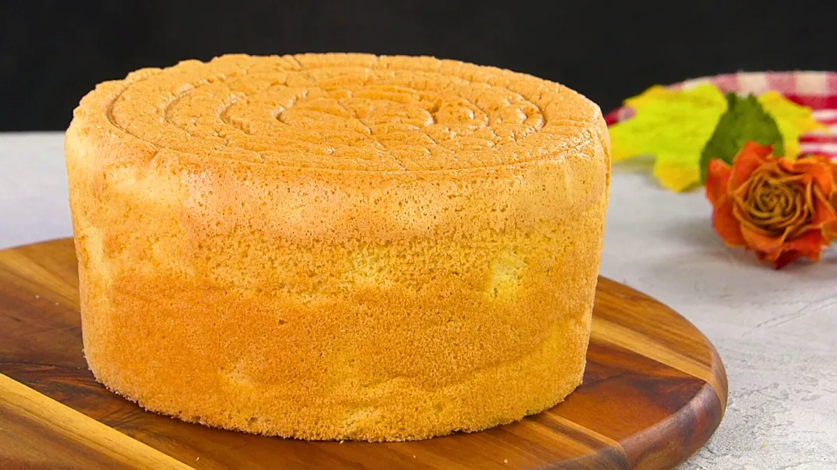 Super Soft Italian Sponge Cake Recipe